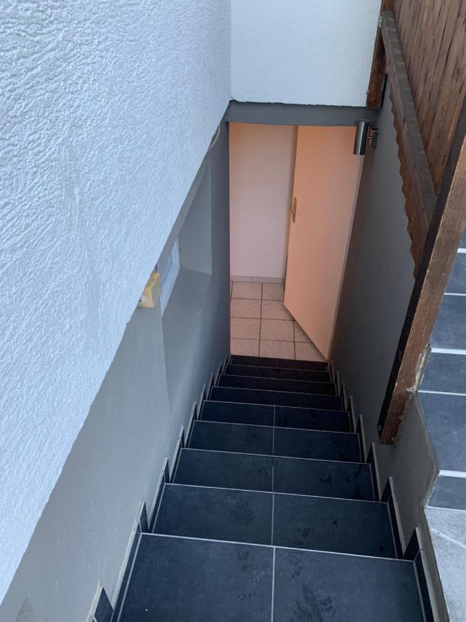 Juna Karlsruhe Esterno foto