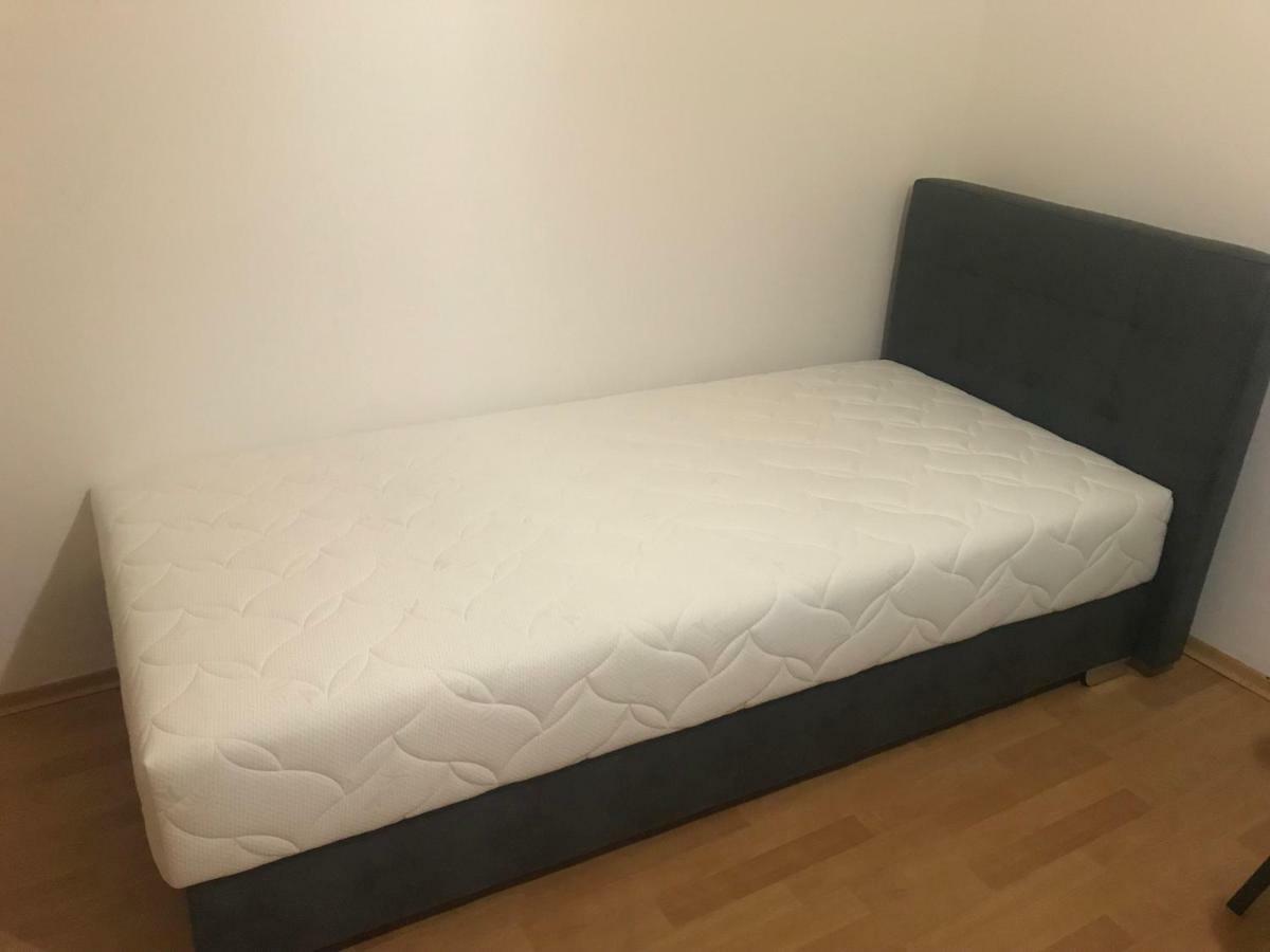 Juna Karlsruhe Esterno foto