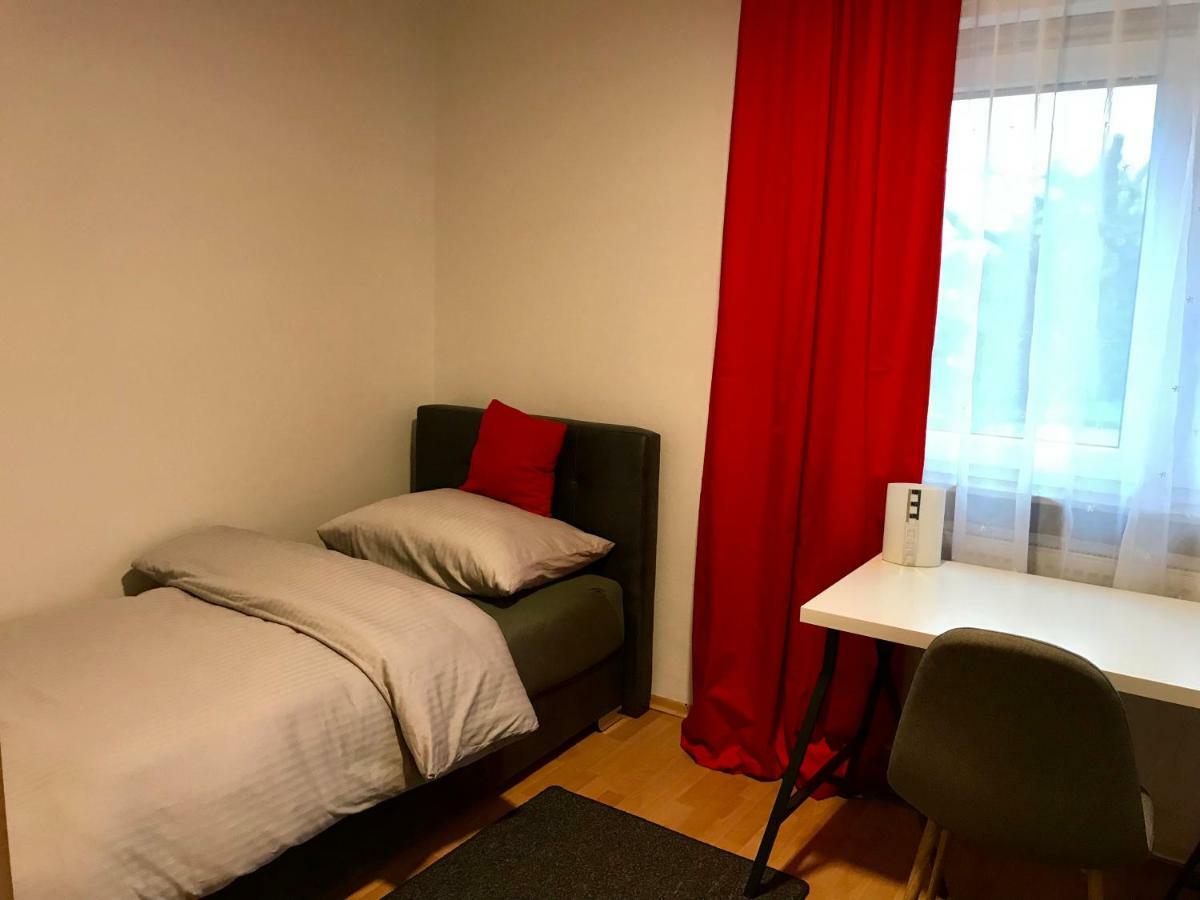 Juna Karlsruhe Esterno foto