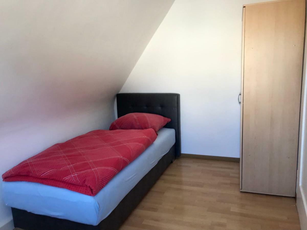 Juna Karlsruhe Esterno foto