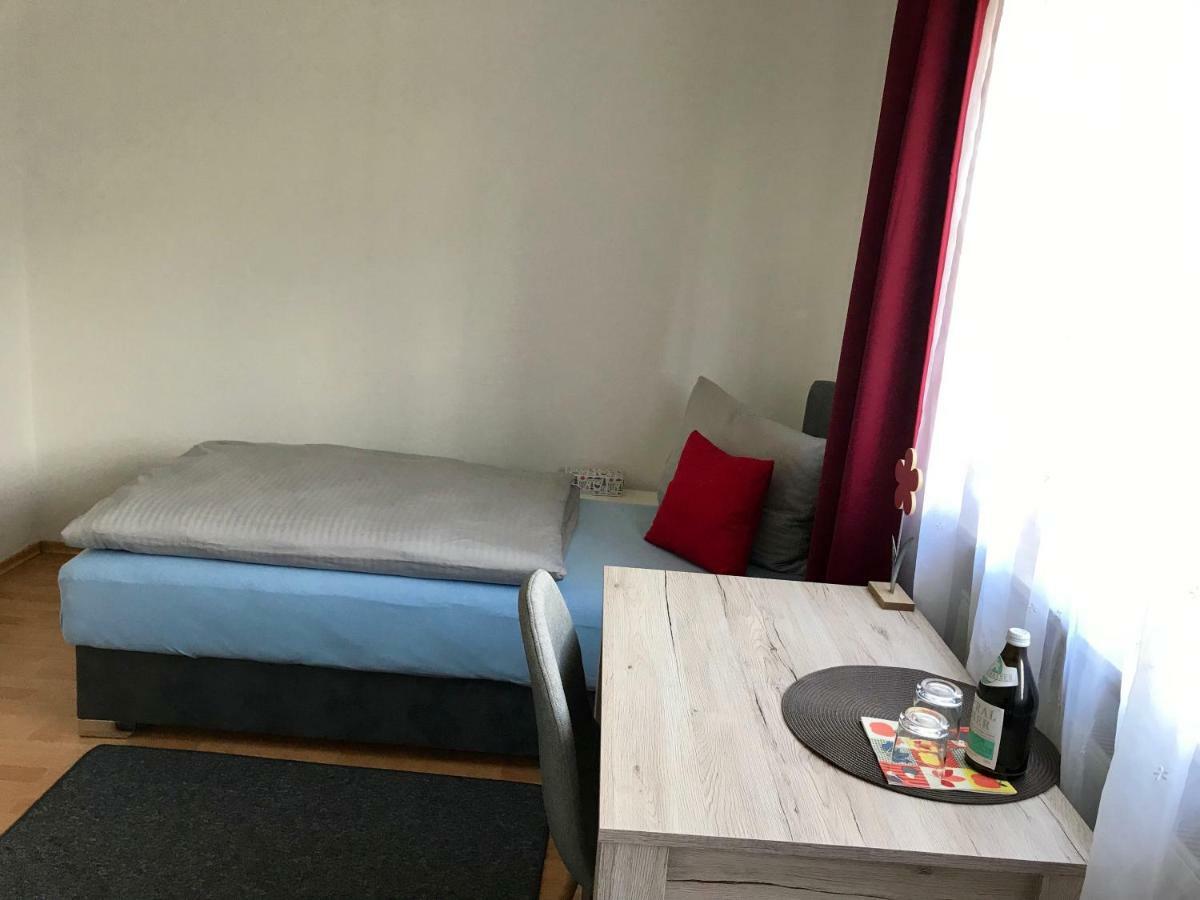 Juna Karlsruhe Esterno foto