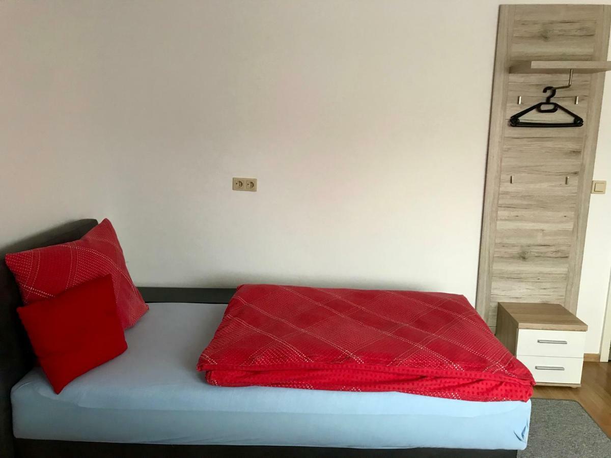 Juna Karlsruhe Esterno foto