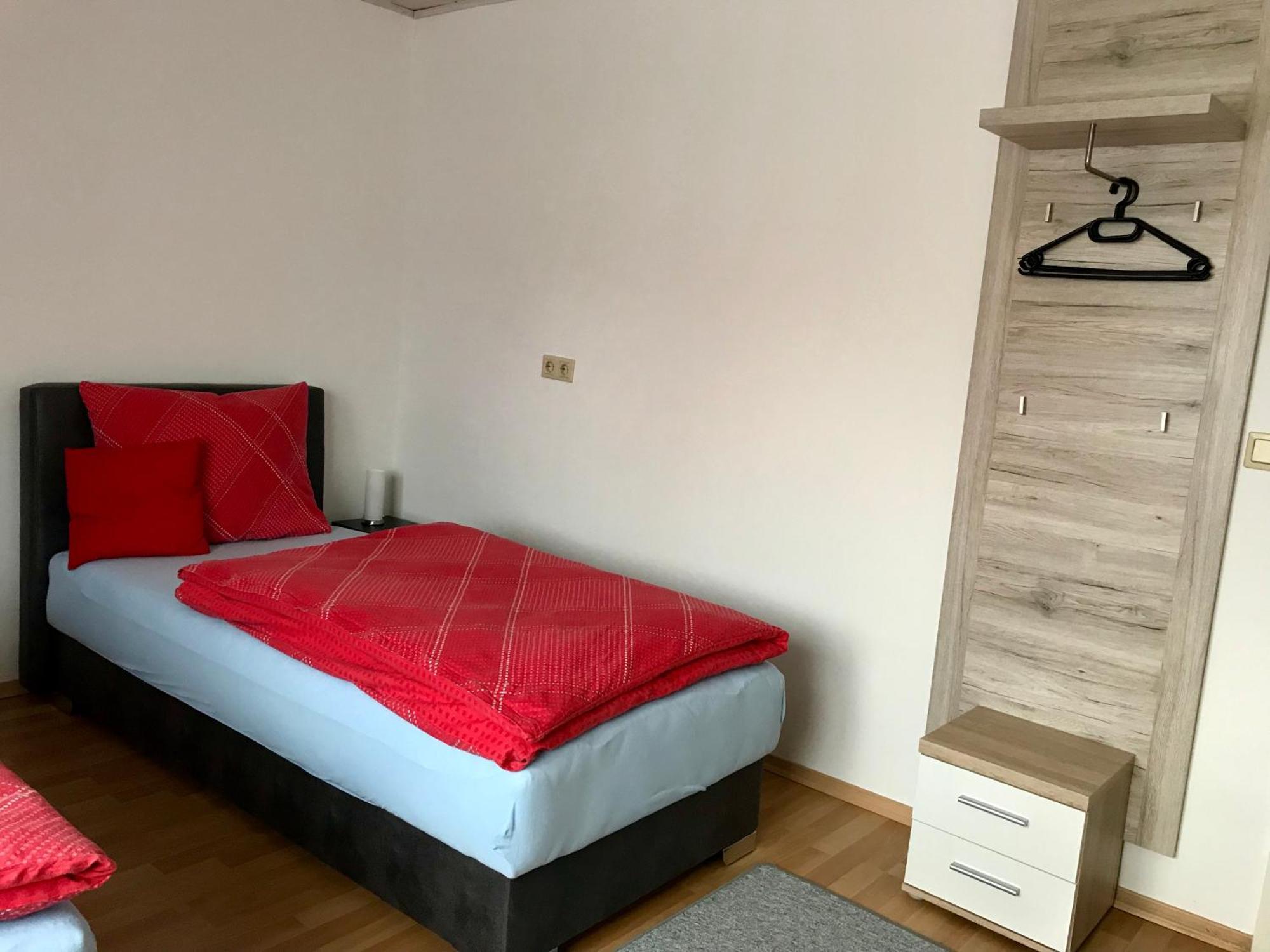 Juna Karlsruhe Esterno foto