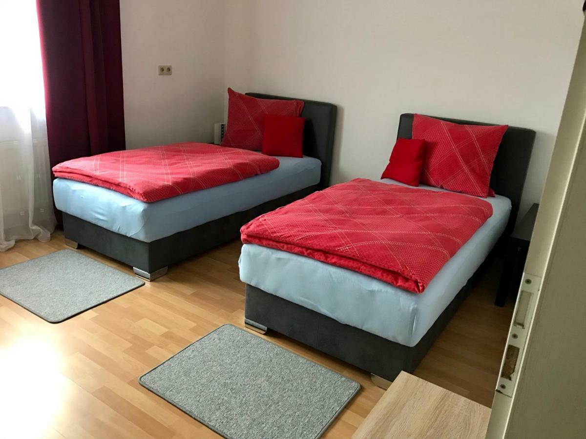 Juna Karlsruhe Esterno foto