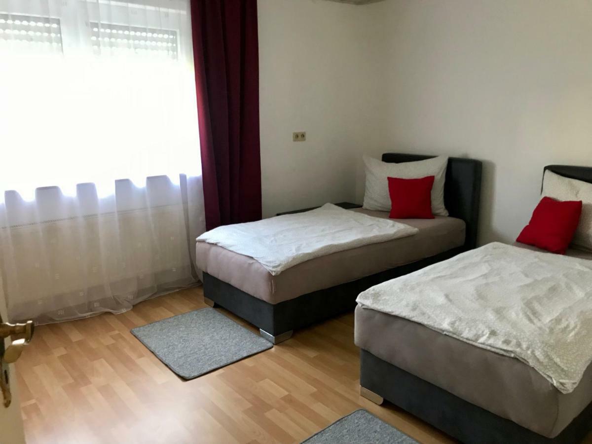 Juna Karlsruhe Esterno foto