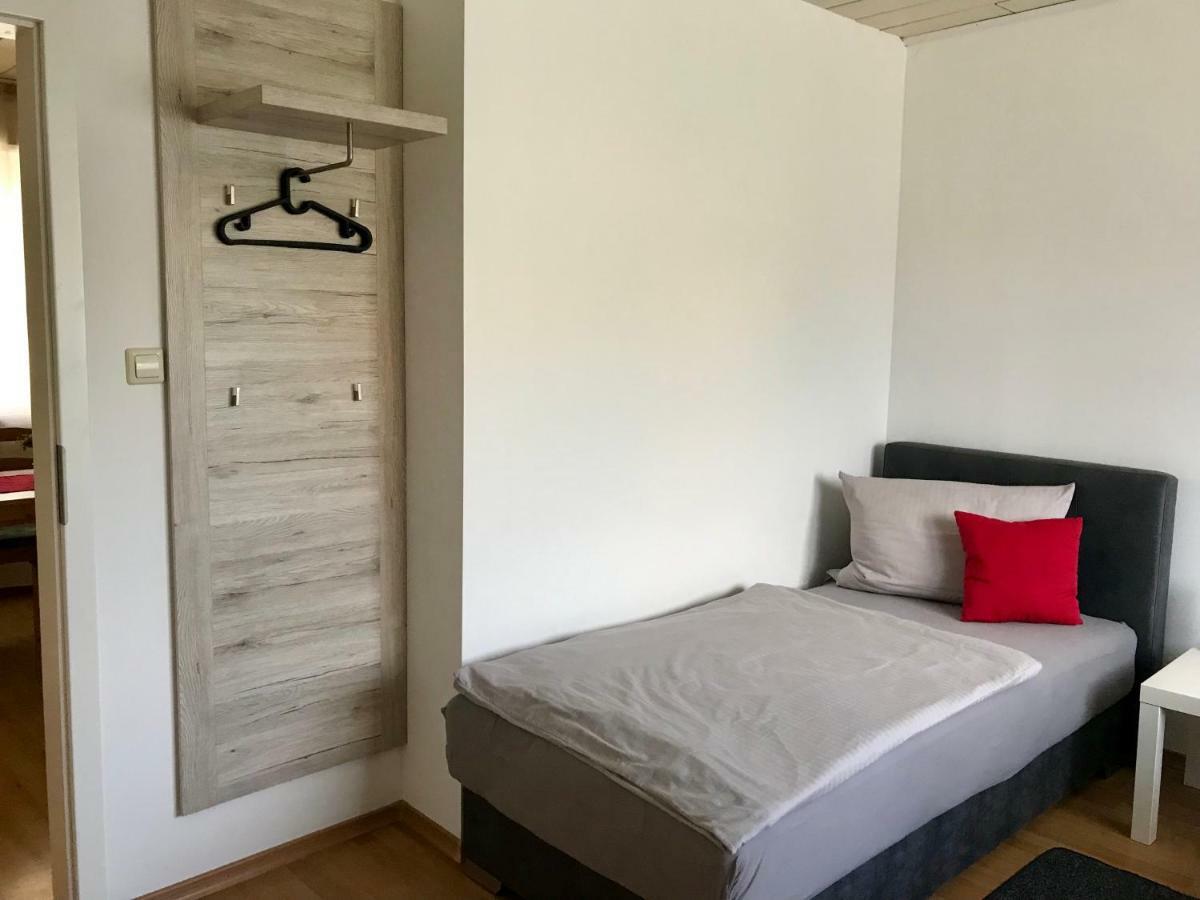 Juna Karlsruhe Esterno foto