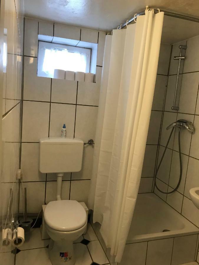 Juna Karlsruhe Esterno foto